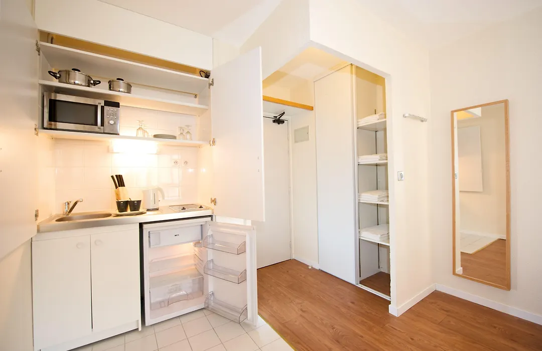 Staycity Aparthotels Paris Gare De L'Est-1